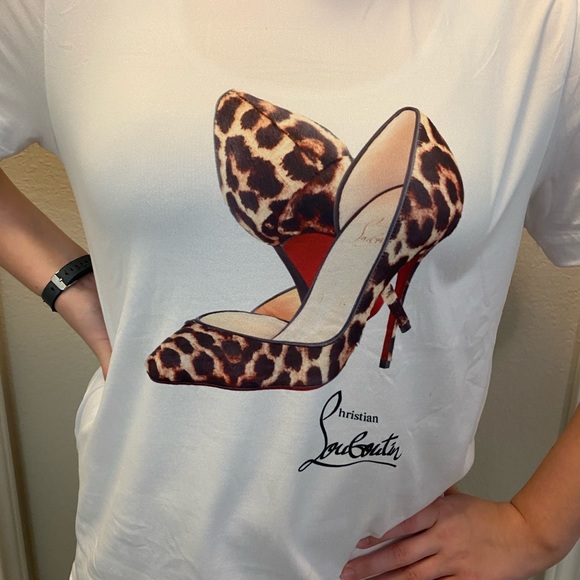 Red-Bottom Shoes Graphic Tee👠 - Picture 3 of 4